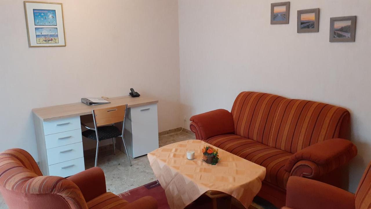 Preisbewusste Ferienwohnung Fuer 2 Personen U. Kleinkind Utarp Экстерьер фото